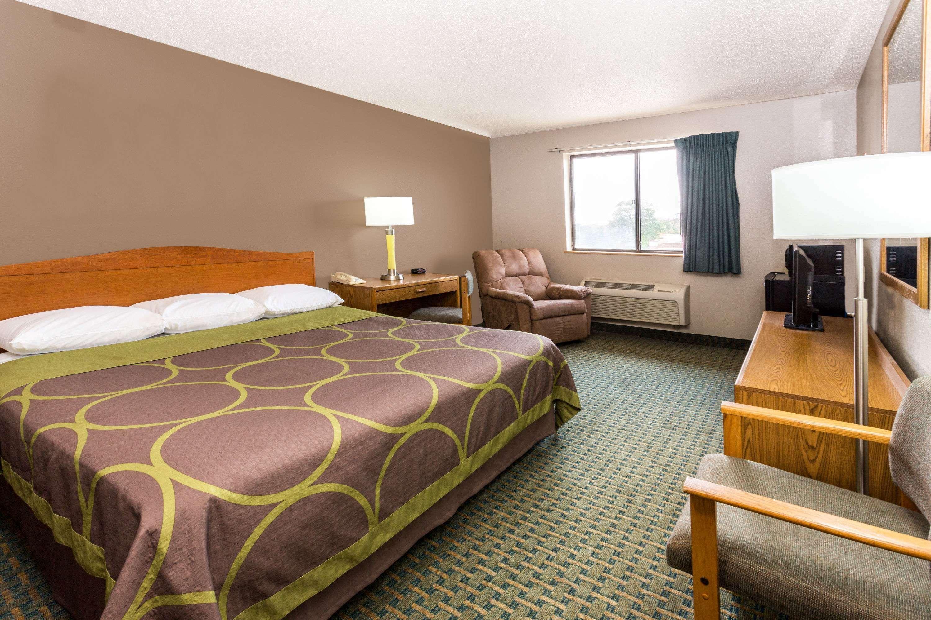 Super 8 By Wyndham St. Charles Otel Saint Charles Dış mekan fotoğraf