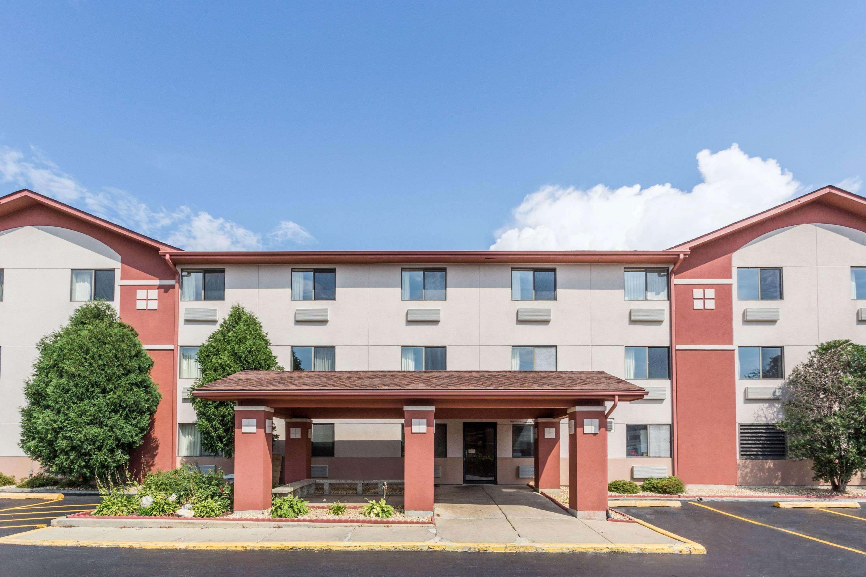 Super 8 By Wyndham St. Charles Otel Saint Charles Dış mekan fotoğraf