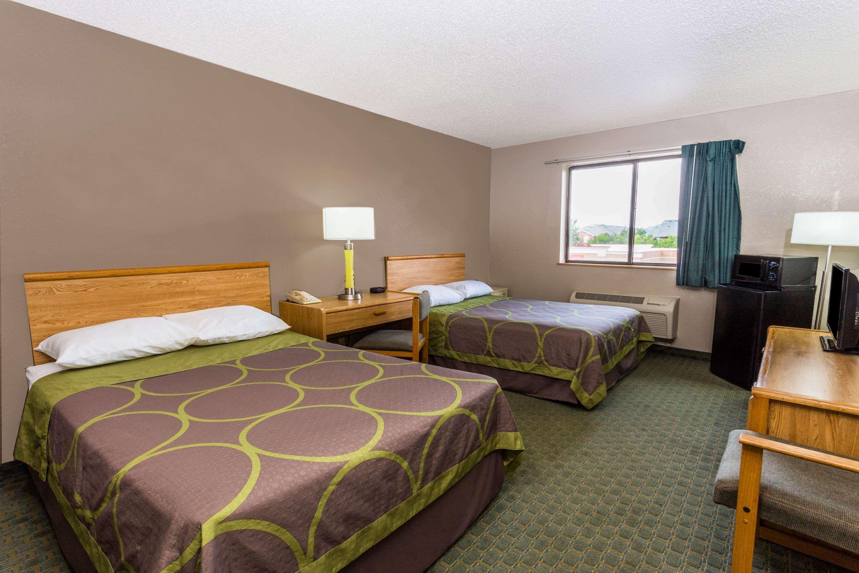 Super 8 By Wyndham St. Charles Otel Saint Charles Dış mekan fotoğraf