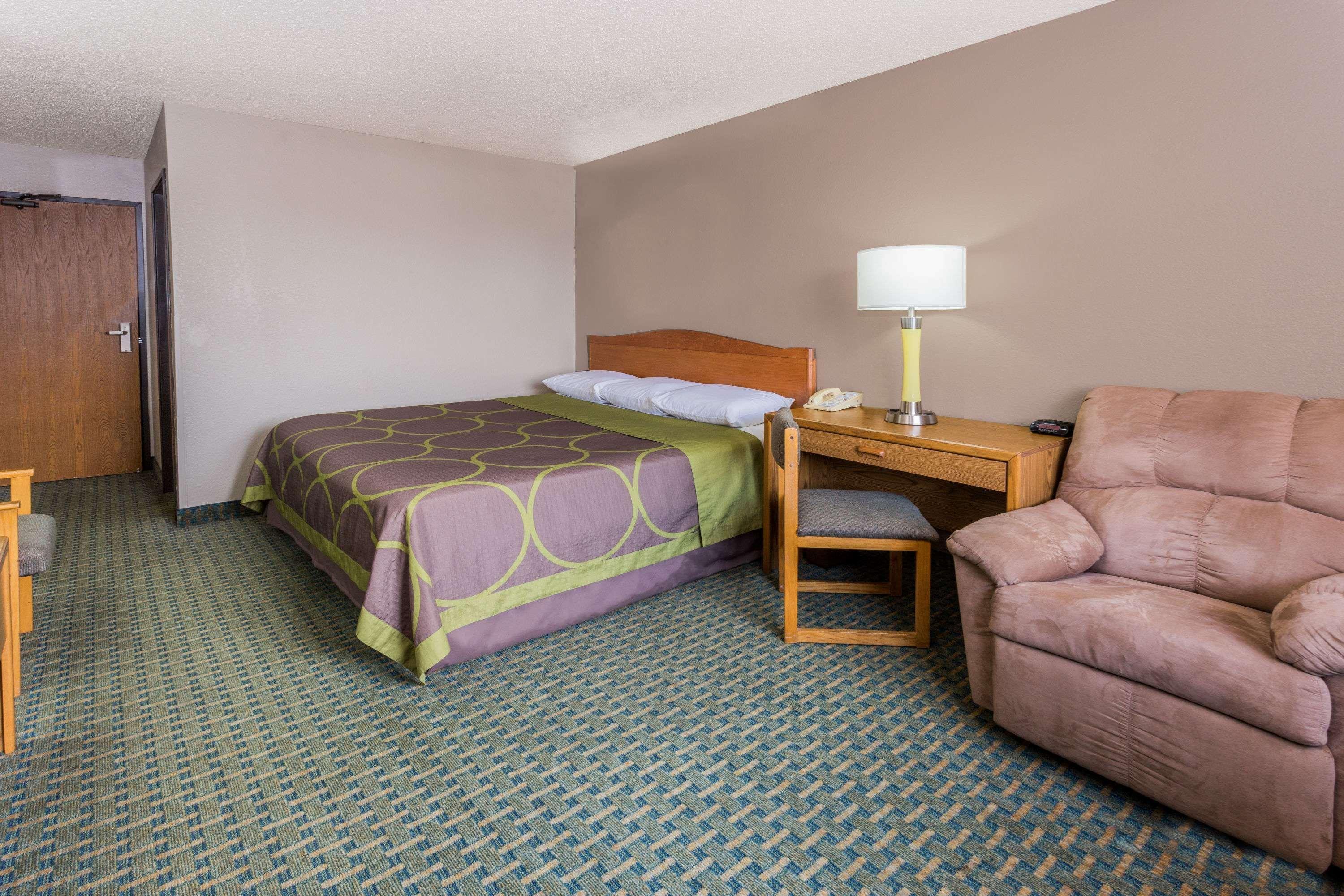 Super 8 By Wyndham St. Charles Otel Saint Charles Dış mekan fotoğraf