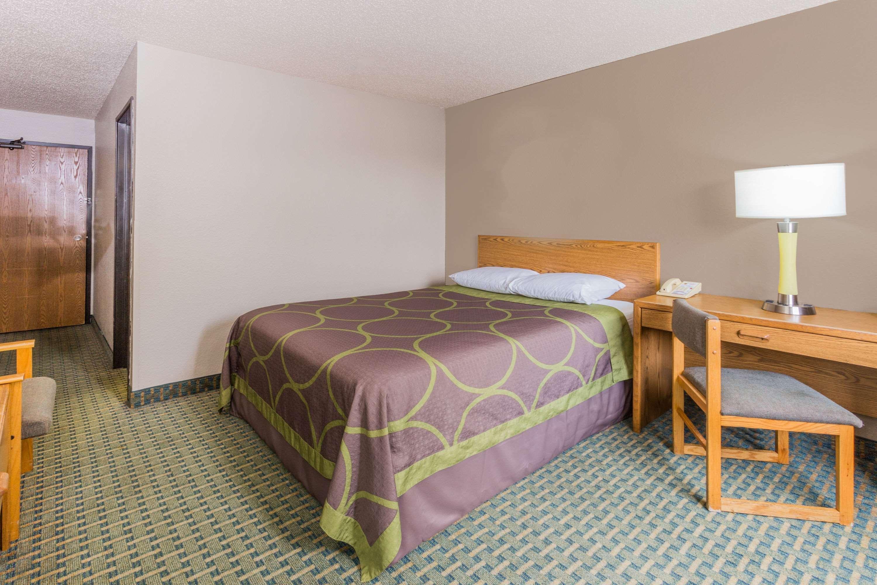 Super 8 By Wyndham St. Charles Otel Saint Charles Dış mekan fotoğraf