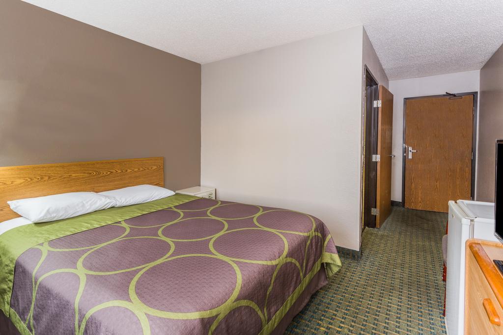 Super 8 By Wyndham St. Charles Otel Saint Charles Dış mekan fotoğraf
