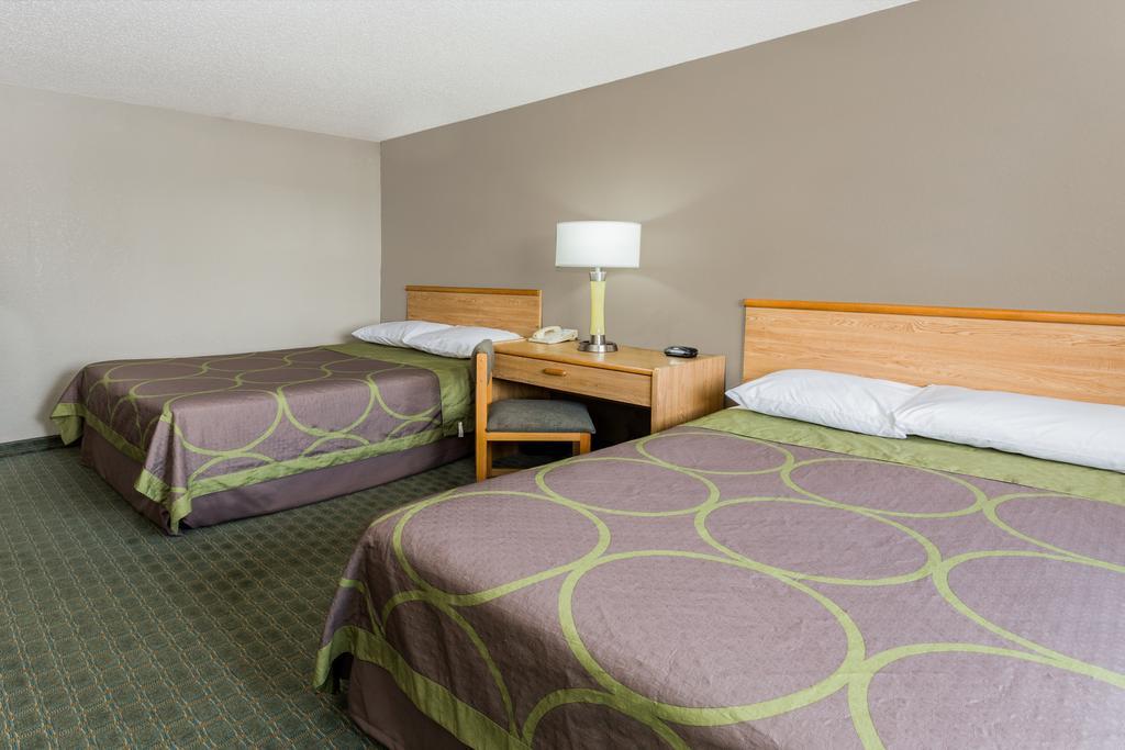 Super 8 By Wyndham St. Charles Otel Saint Charles Dış mekan fotoğraf