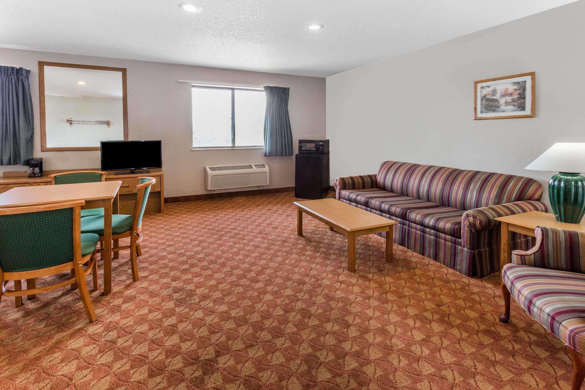 Super 8 By Wyndham St. Charles Otel Saint Charles Dış mekan fotoğraf